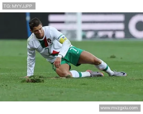 足球明星与网红展开激烈对决谁能在球场上赢得更多粉丝的心